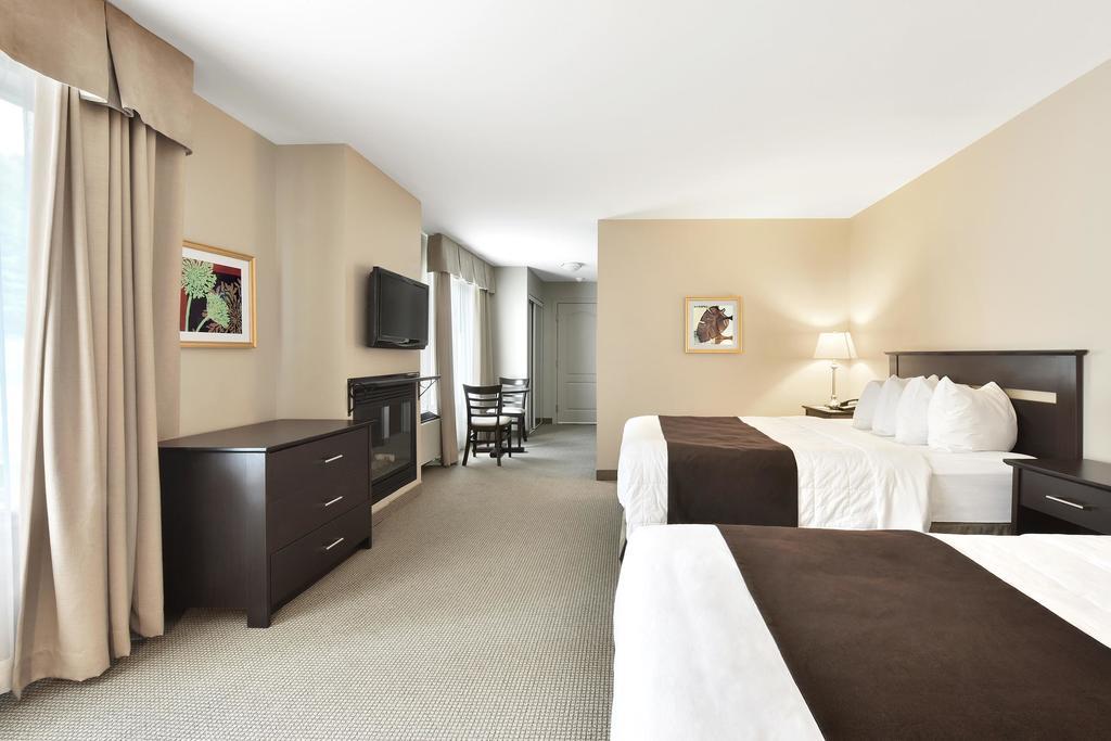 Hotel Le Versailles サン・ソヴェ－ル・デ・モン 部屋 写真